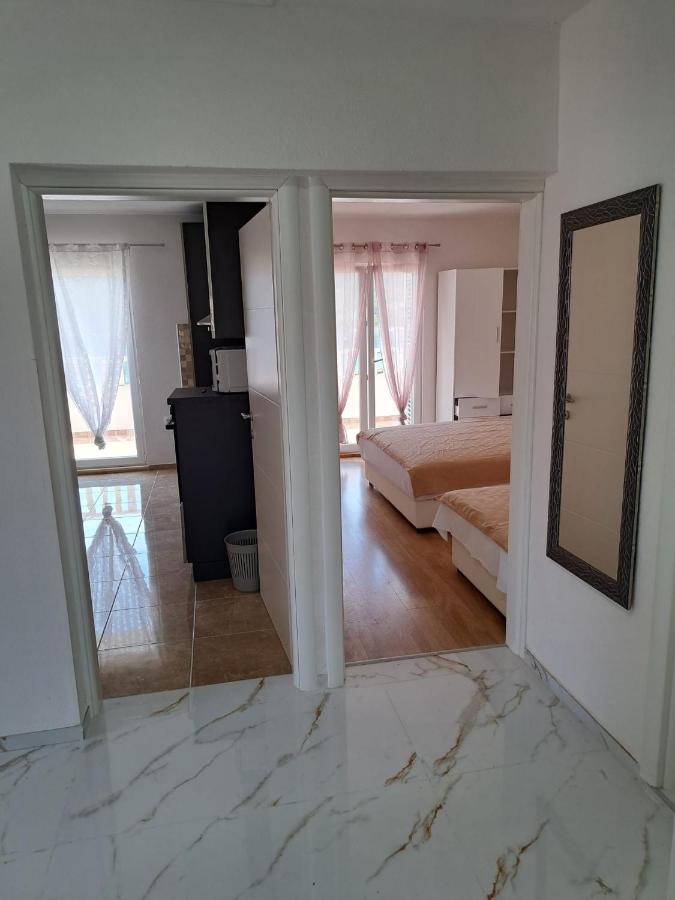 Apartments Andelic Vinišće Zewnętrze zdjęcie