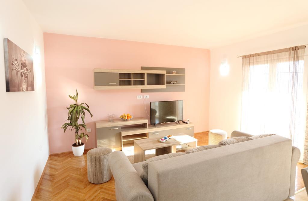 Apartments Andelic Vinišće Zewnętrze zdjęcie